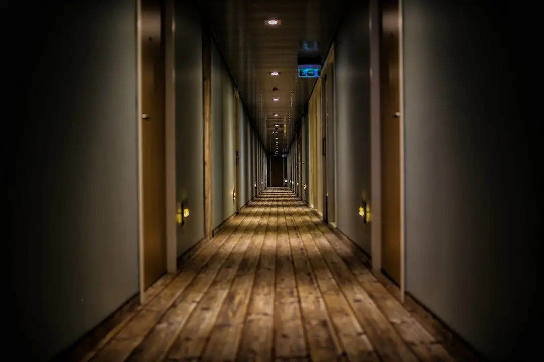 Gröna hotell - hållbara alternativ för miljömedvetna resenärer illustration